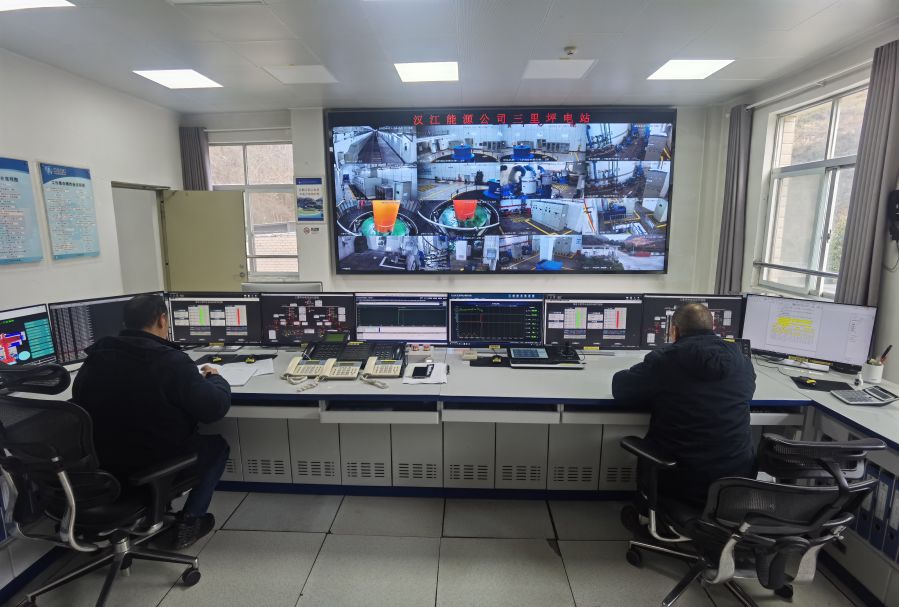 5.運(yùn)行值班現(xiàn)場 5.運(yùn)行值班現(xiàn)場