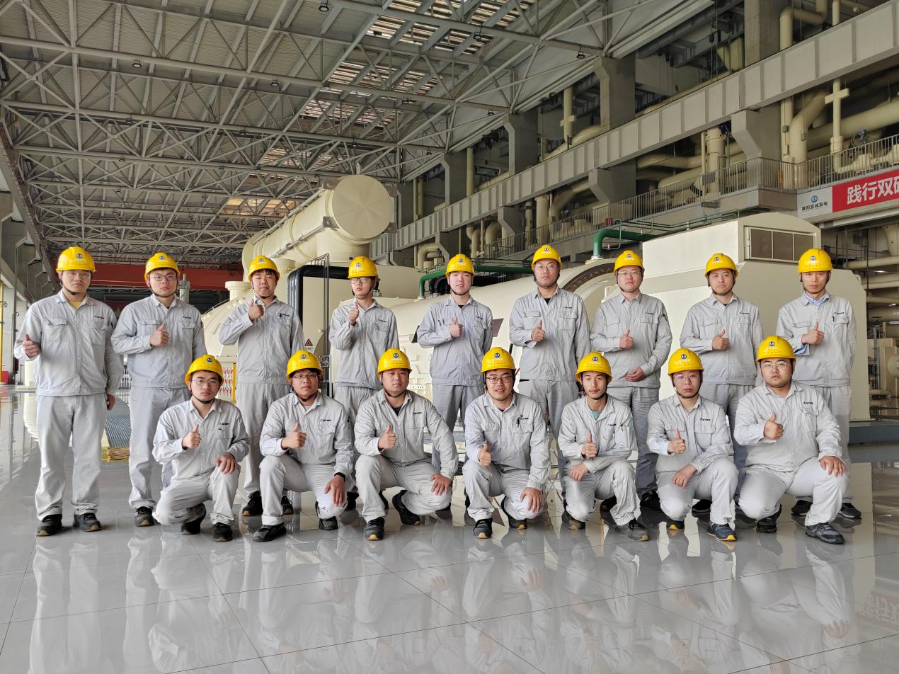 宜城發電公司運行三值合影（攝影：劉祥）